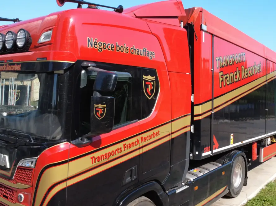 Camion à fond mouvant